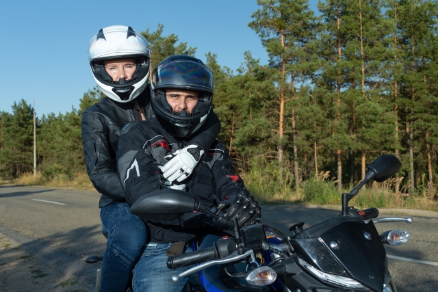 バイクタンデムの基礎知識：二人乗りの安全ガイドと注意点！